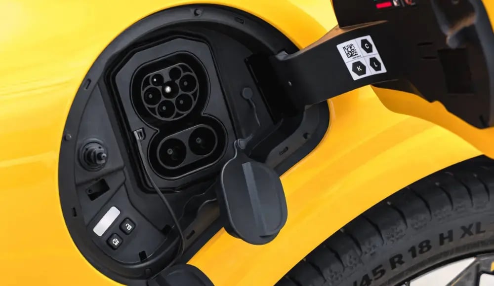 Renault Twingo E-Tech électrique Jaune Mango - Recharge