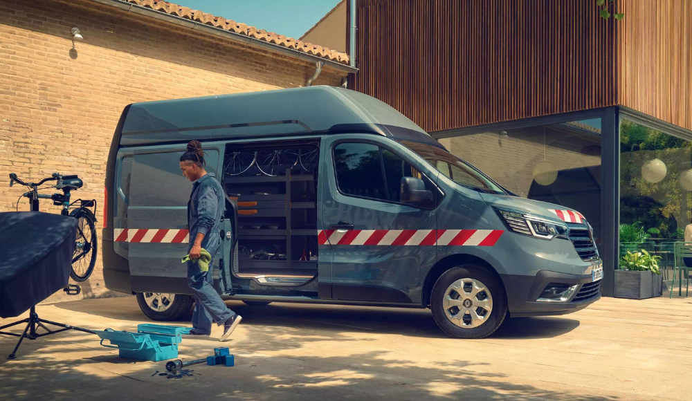 Renault trafic van  Confort et praticité  offrez-vous un véritable bureau mobile 